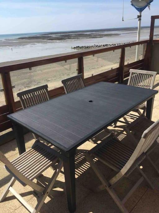 Les Iles Vue Sur Mer Agon-Coutainville Exterior foto